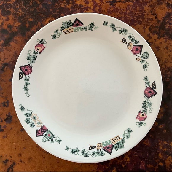 Four Corelle Garden Home Plates - Picture 6 of 9